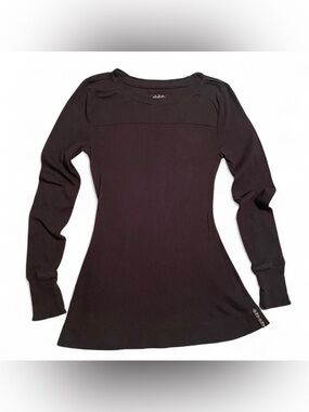 Mudd Women’s Long Sleeve Scoop-Neck Top in Black